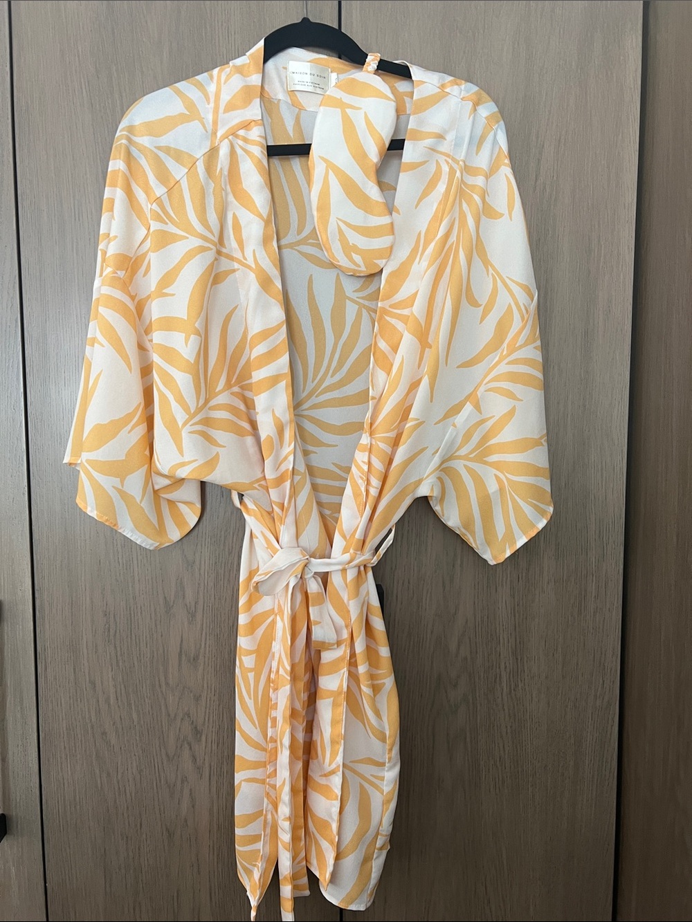 Yellow Leaf-Print Kimono Robe with Tie Waist and Sleep Mask